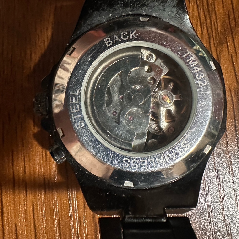 Men’s Watch - Picture 6 of 6